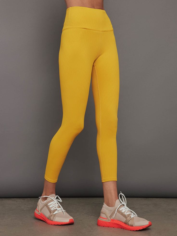 yellow-workout-outfits-for-women